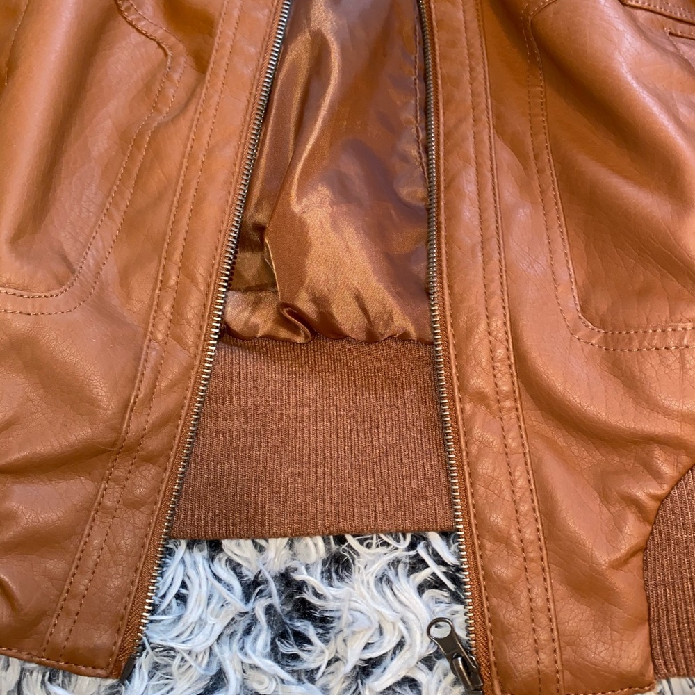 Leather jacket - Picture 4 of 5